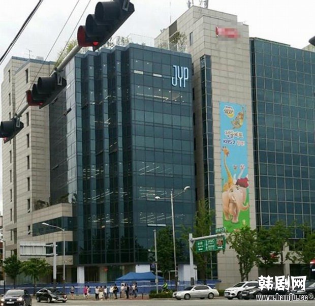 JYP281亿新大楼堪比五星级酒店 有机餐厅+豪华天台